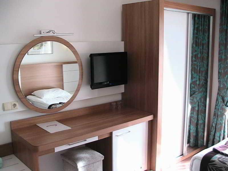 Jacaranda Luxury Club Hotel 