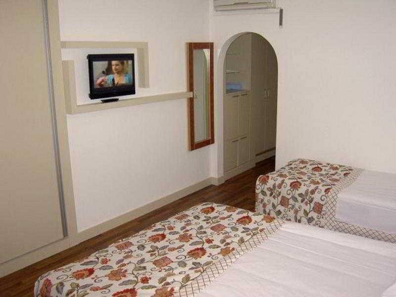 Jacaranda Luxury Club Hotel 