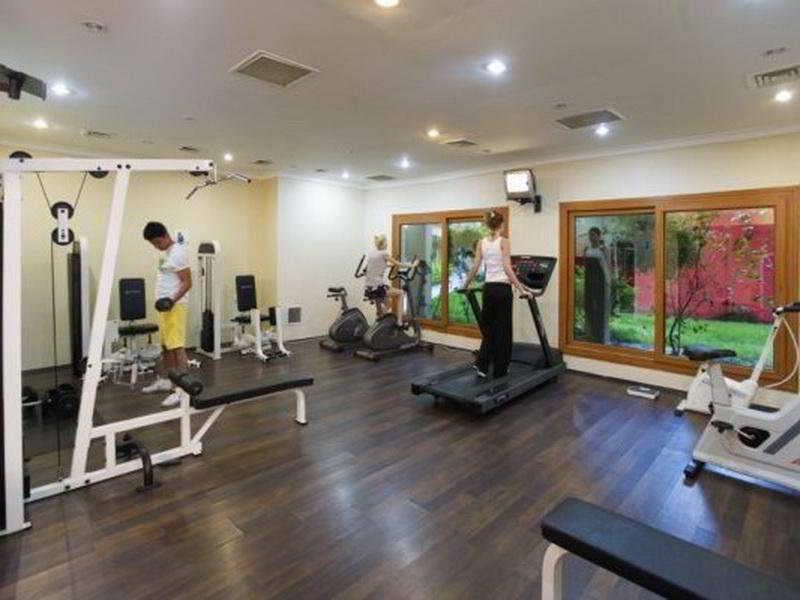 Jacaranda Luxury Club Hotel 