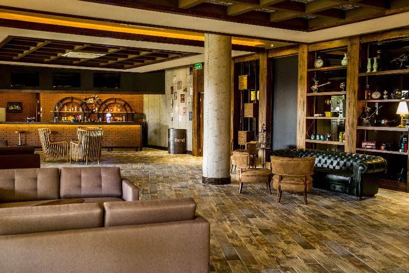 Jacaranda Luxury Club Hotel 