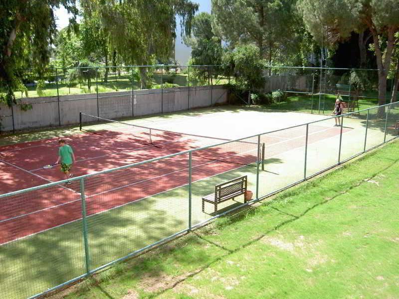 Jacaranda Luxury Club Hotel 