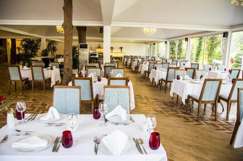 Jacaranda Luxury Club Hotel 