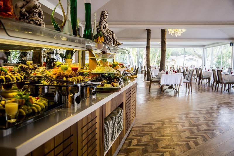 Jacaranda Luxury Club Hotel 