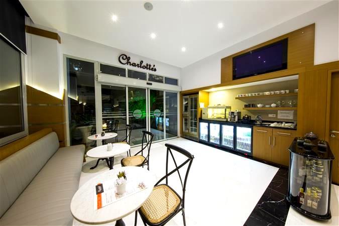 Kuşadası Marina Hotel