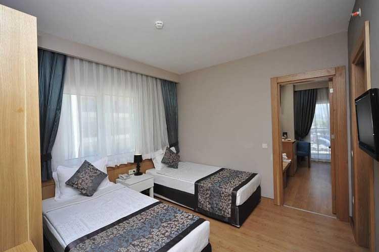 Lake & River Side Hotel Spa