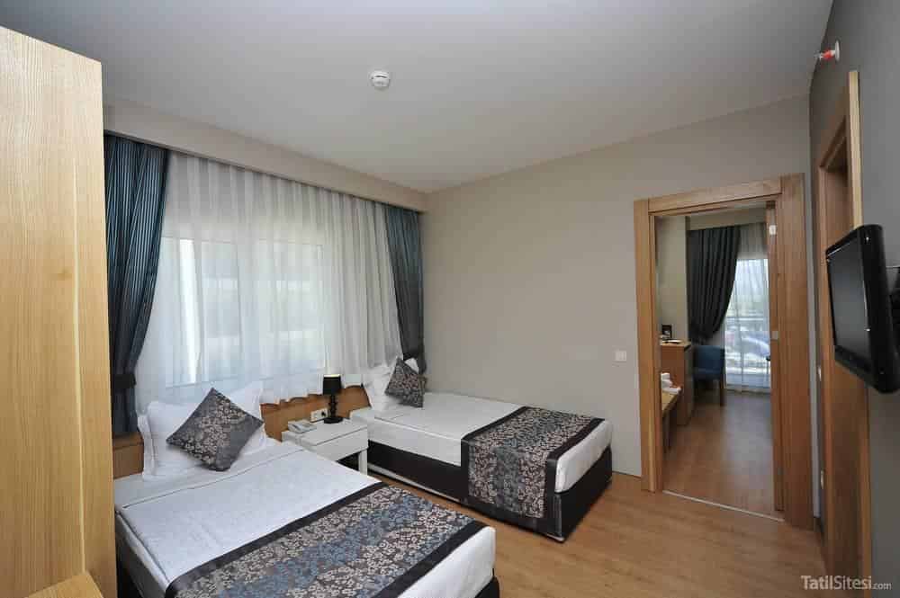 Lake & River Side Hotel Spa