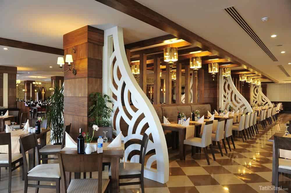 Lake & River Side Hotel Spa