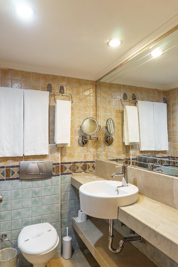 Larissa Stone Palace Hotel