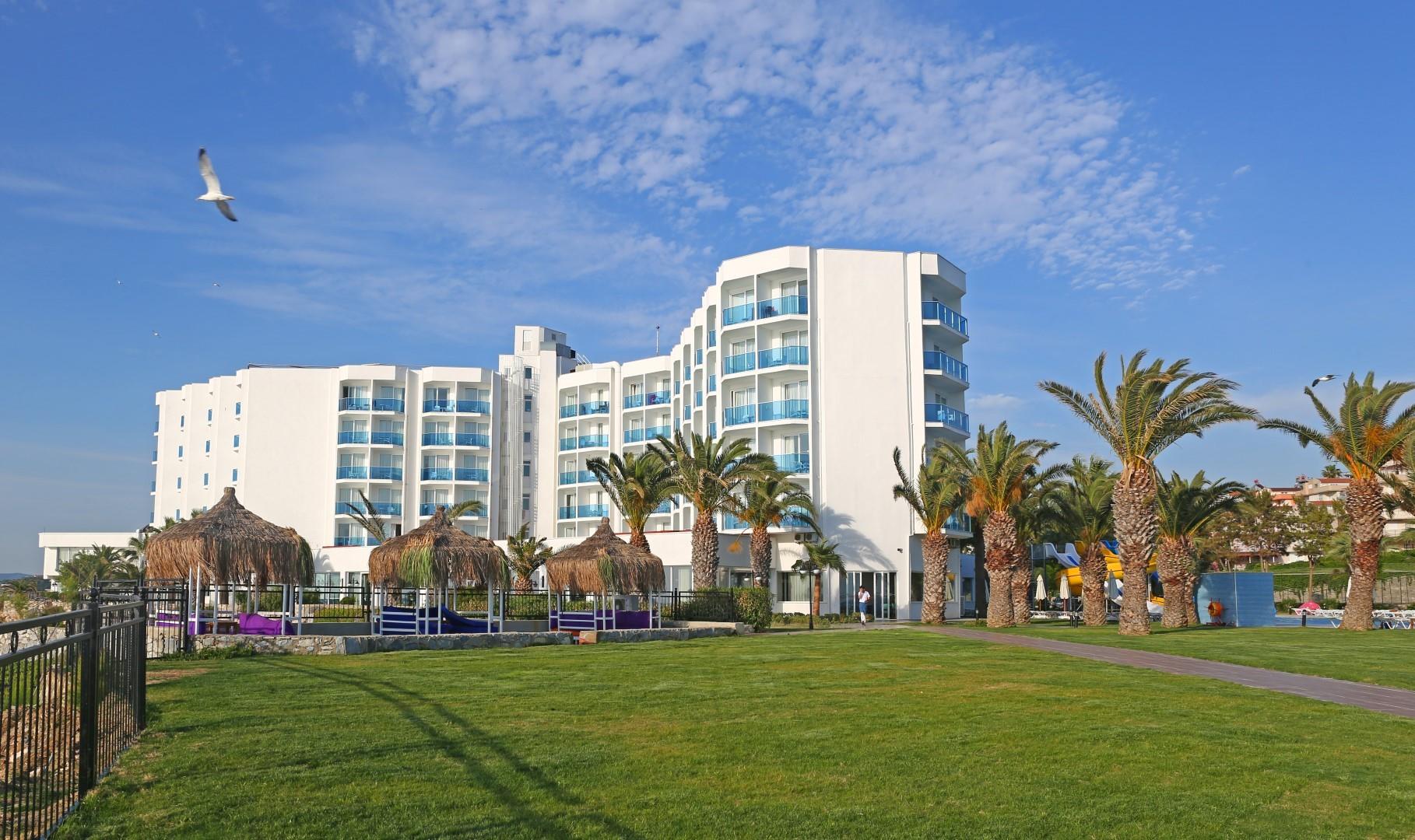 Le Bleu Hotel Resort