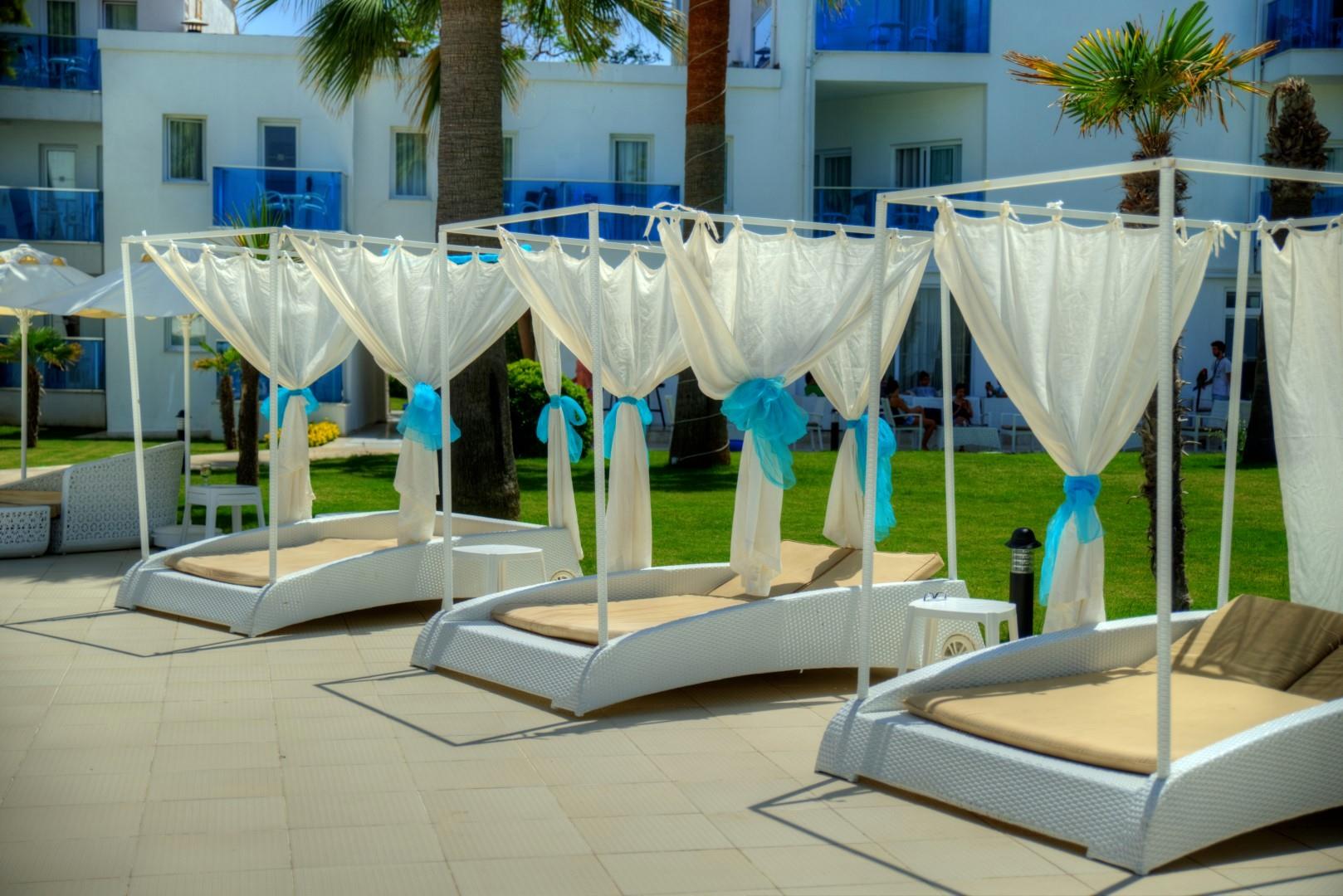 Le Bleu Hotel Resort