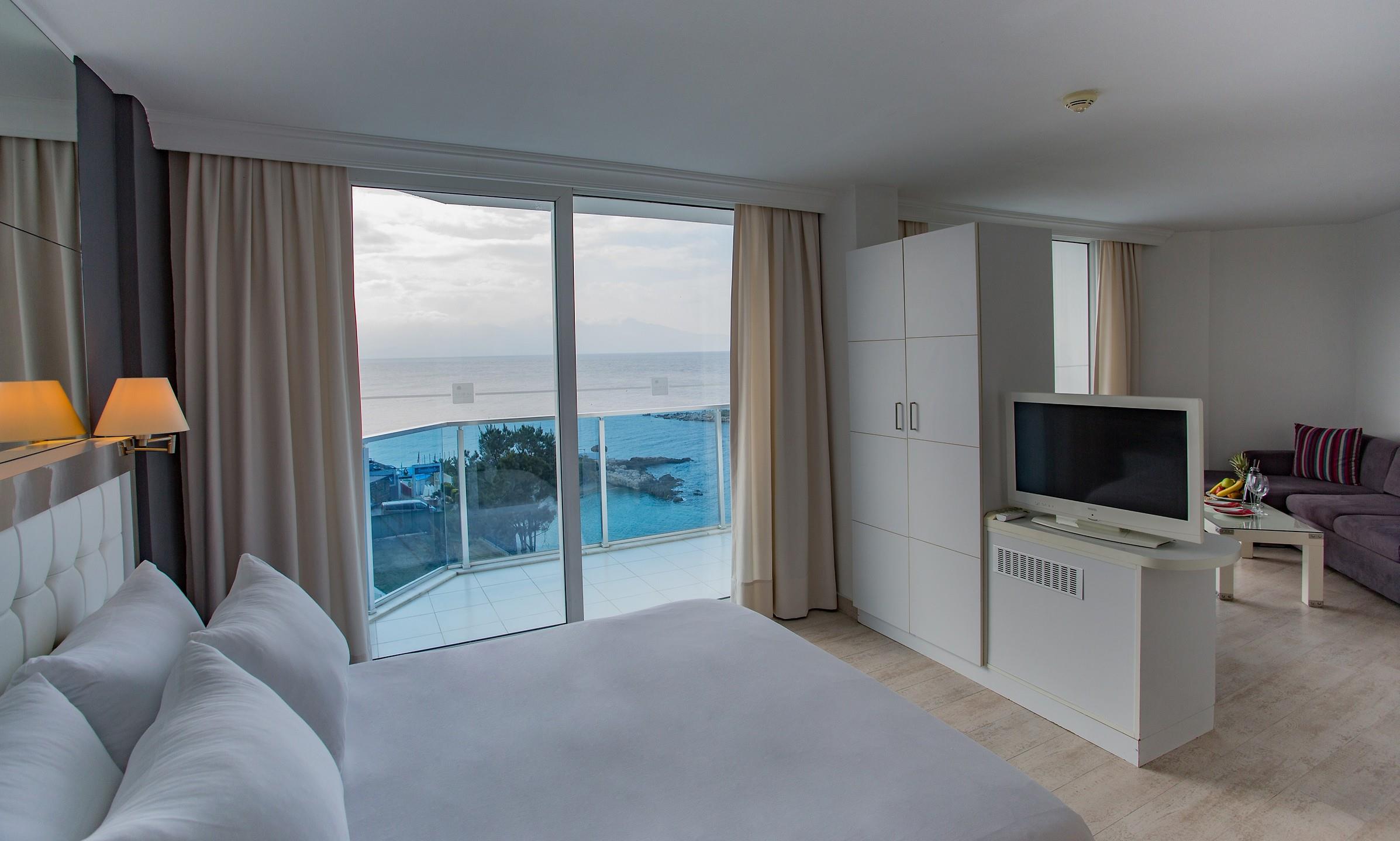 Le Bleu Hotel Resort