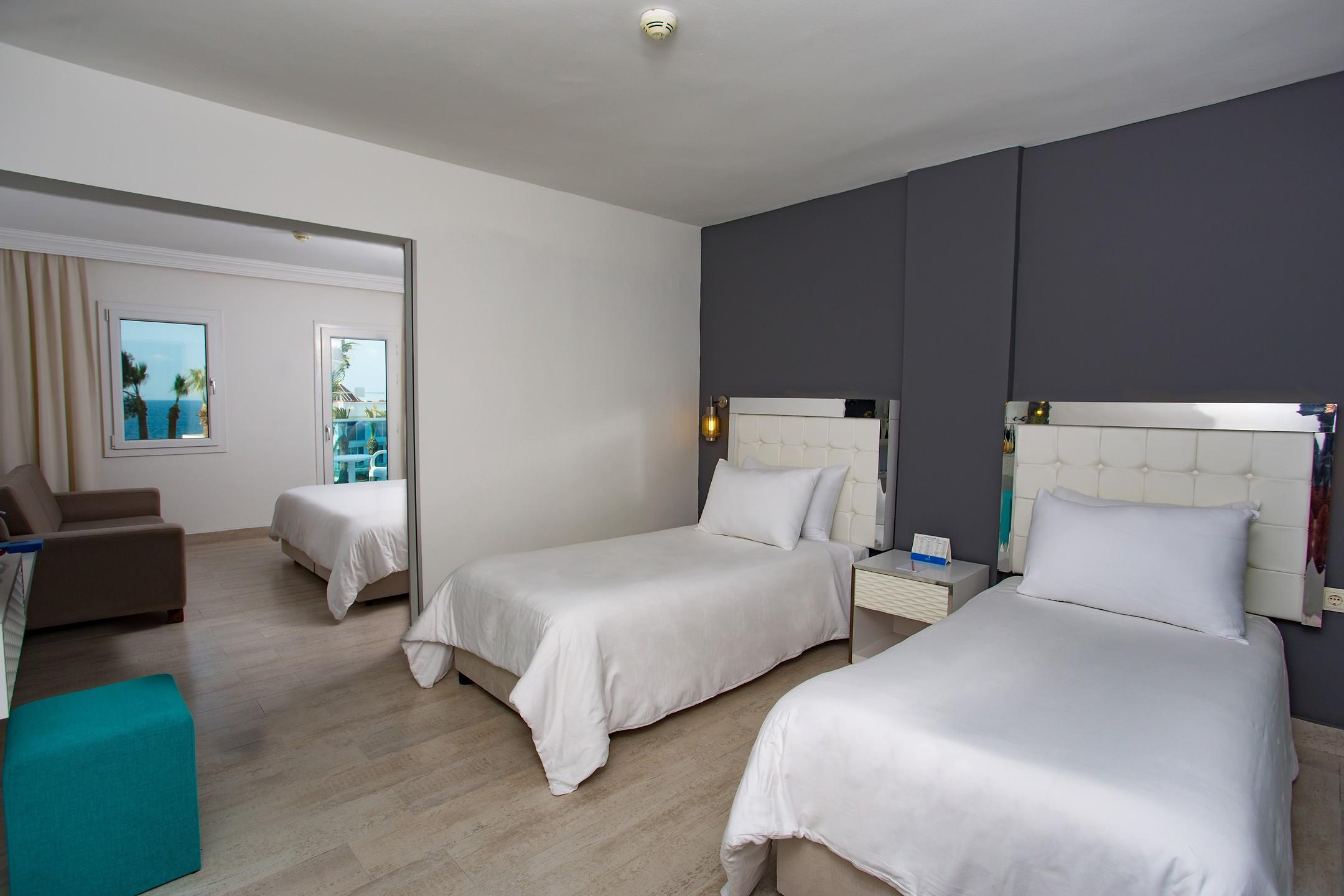 Le Bleu Hotel Resort