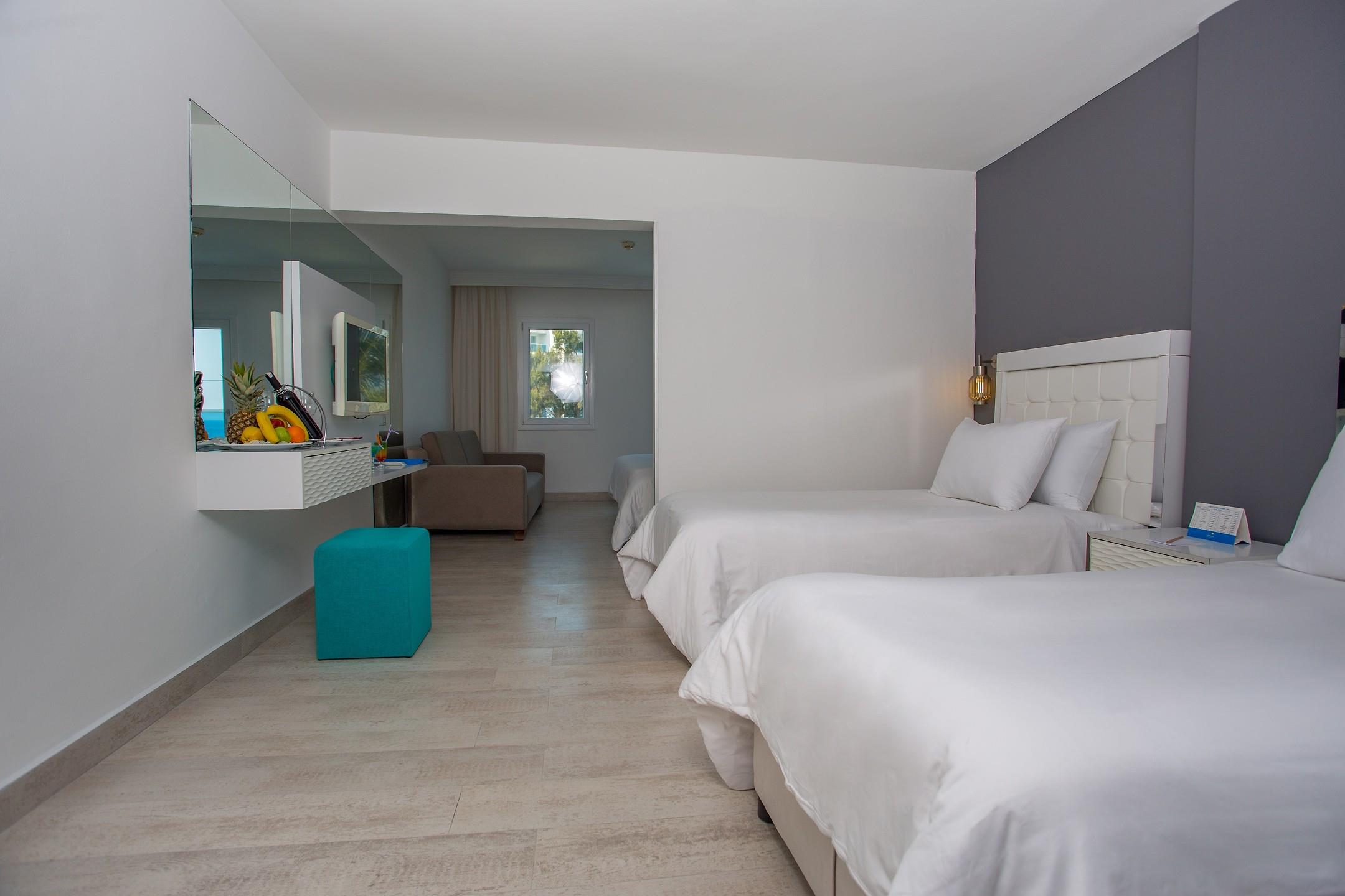 Le Bleu Hotel Resort