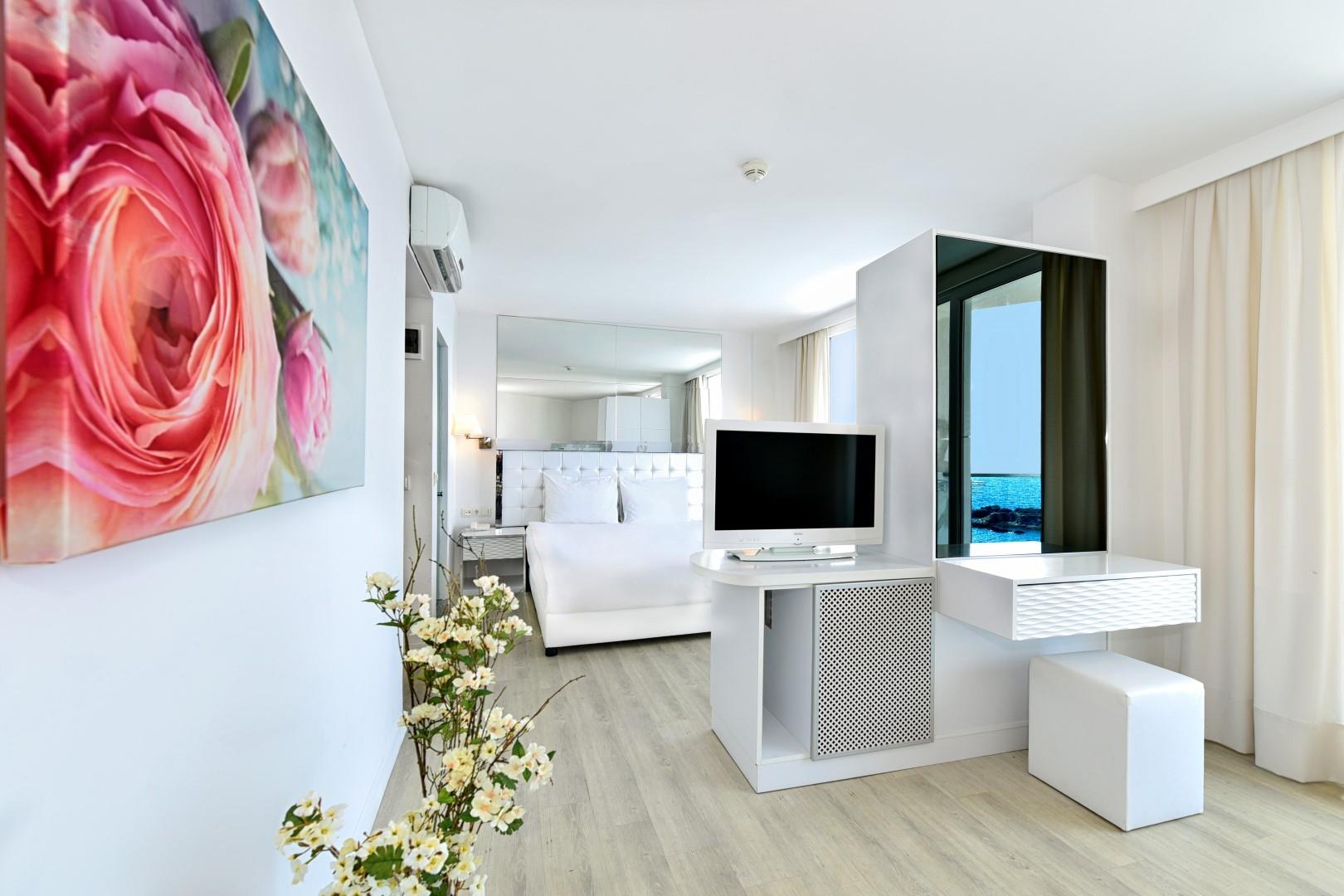 Le Bleu Hotel Resort