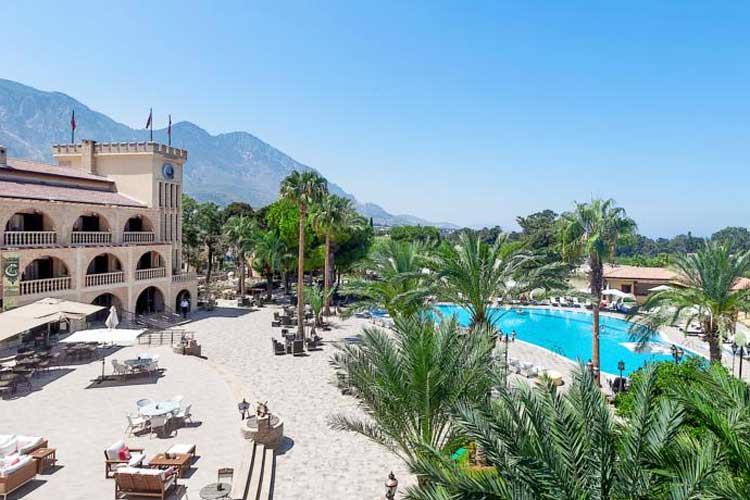 Le Chateau Lambousa Hotel