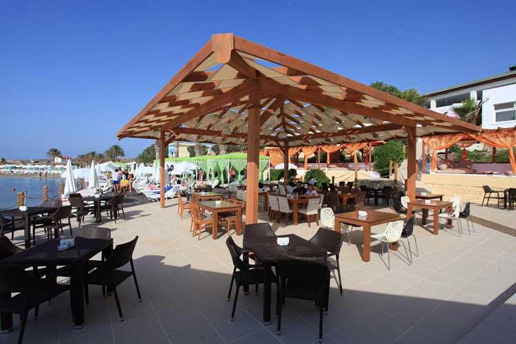 Le Chateau Lambousa Hotel