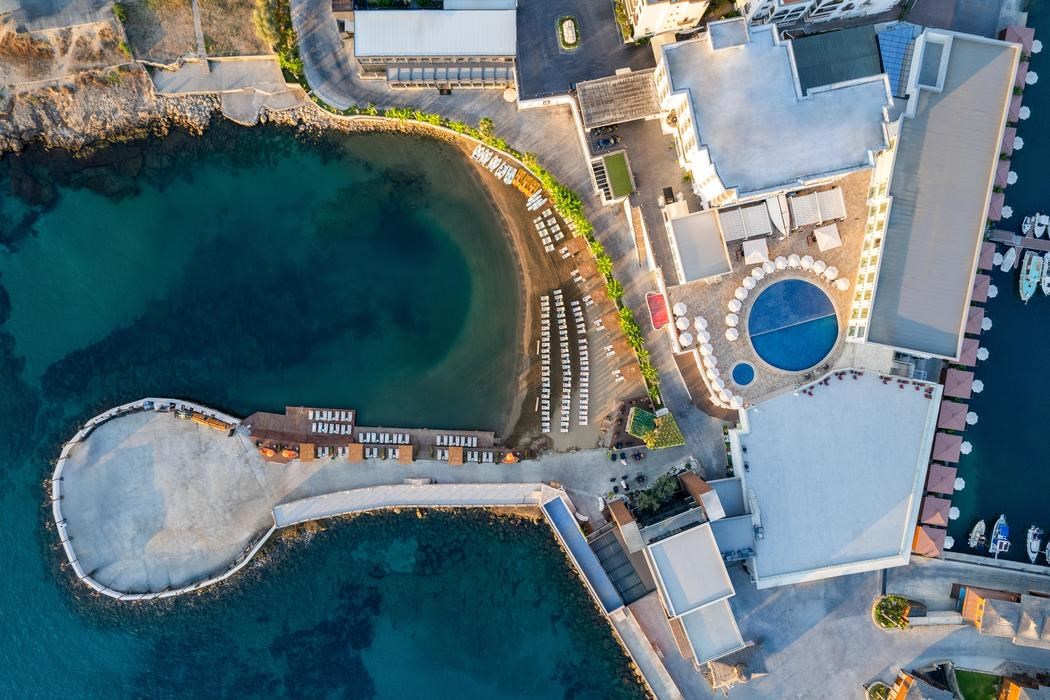 Les Ambassadeurs Hotel