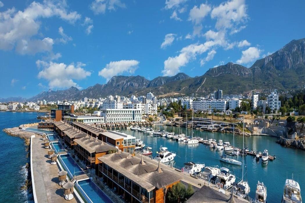 Les Ambassadeurs Hotel