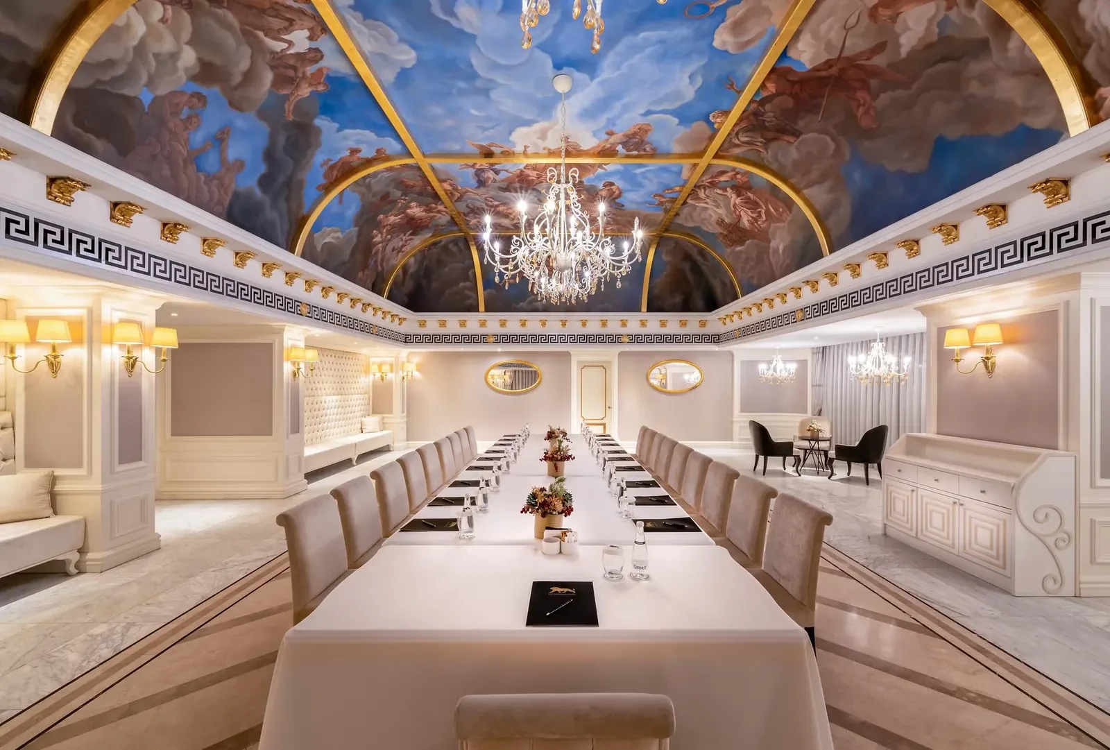 Les Ambassadeurs Hotel