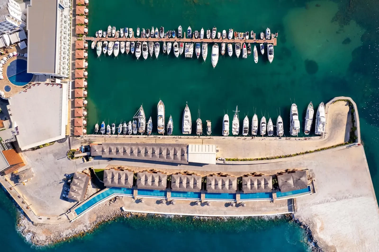 Les Ambassadeurs Hotel