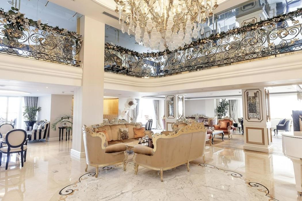 Les Ambassadeurs Hotel