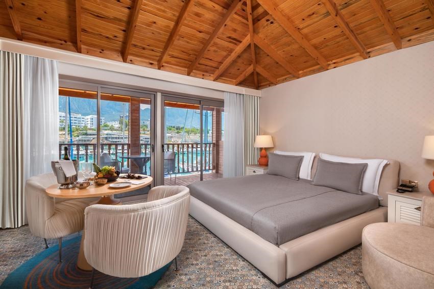 Les Ambassadeurs Hotel