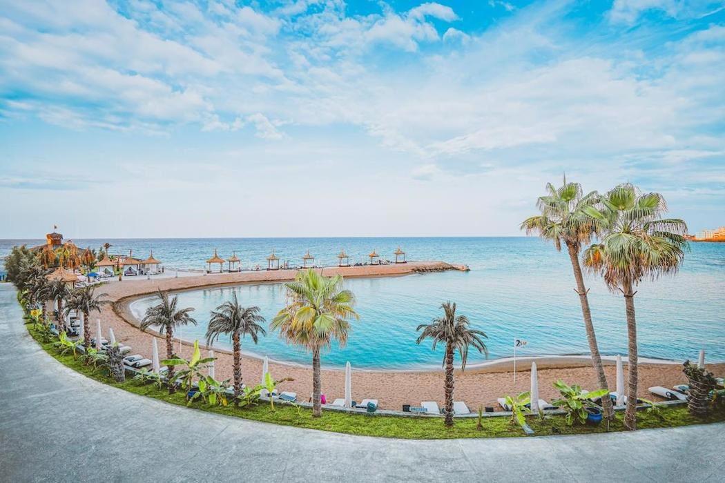 Les Ambassadeurs Hotel