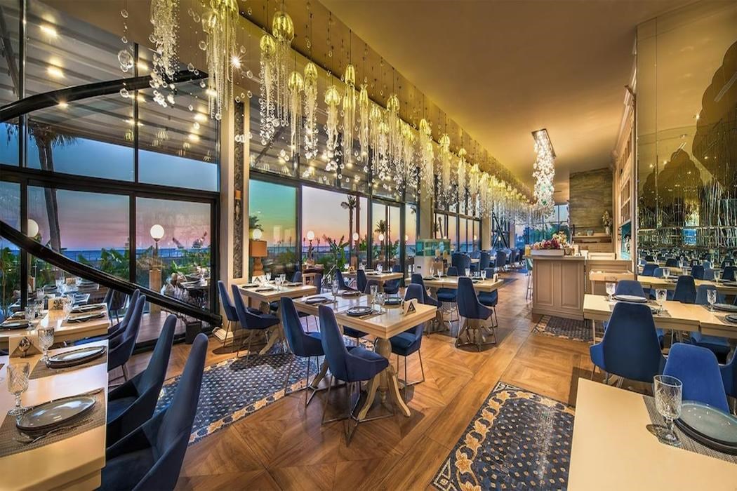 Les Ambassadeurs Hotel