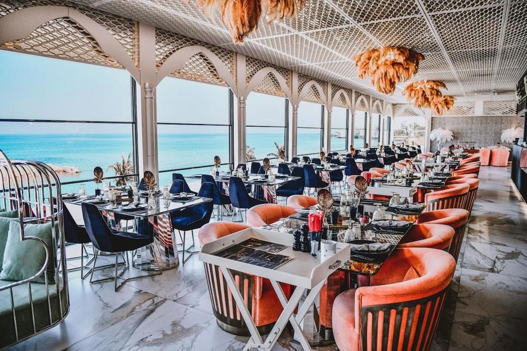 Les Ambassadeurs Hotel