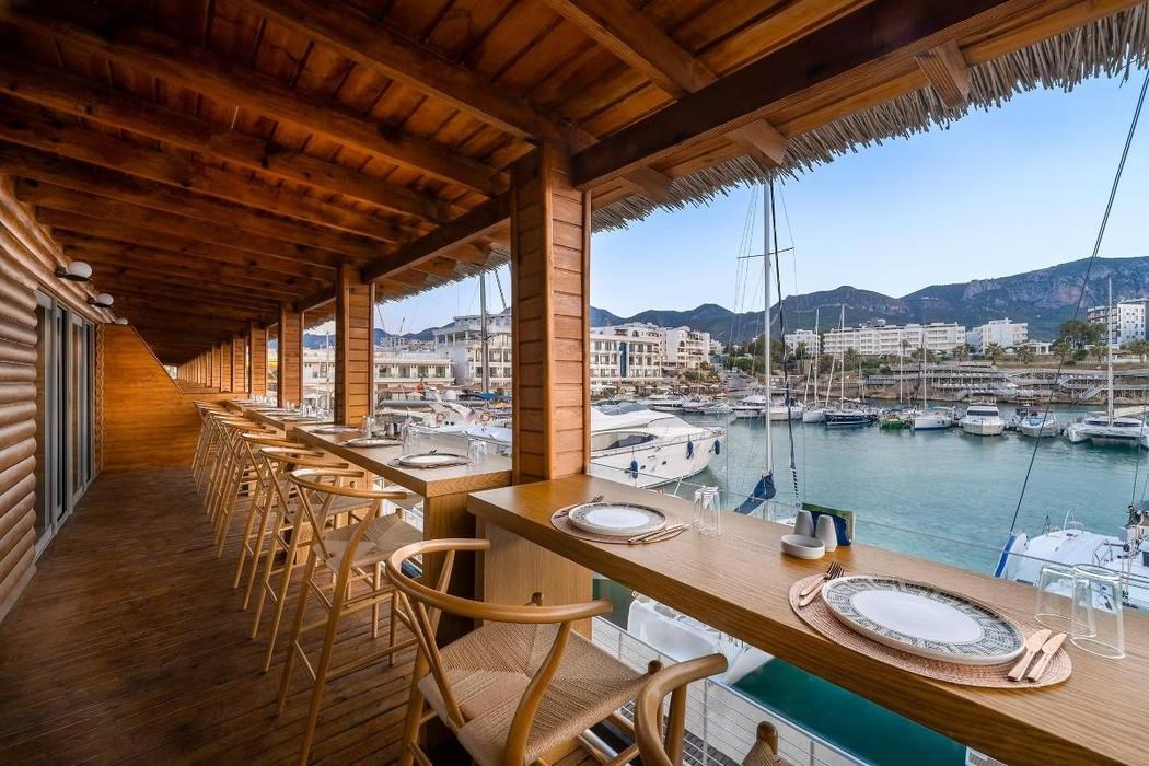 Les Ambassadeurs Hotel