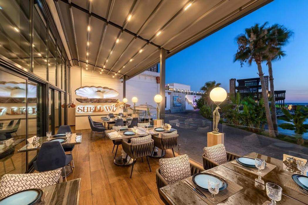 Les Ambassadeurs Hotel