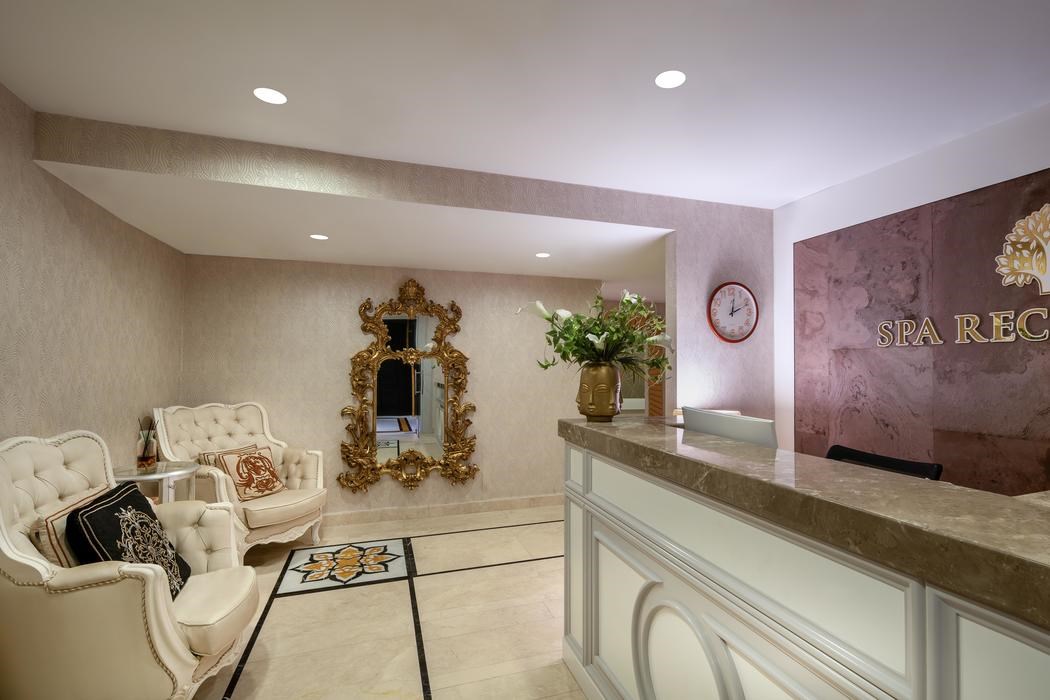 Les Ambassadeurs Hotel