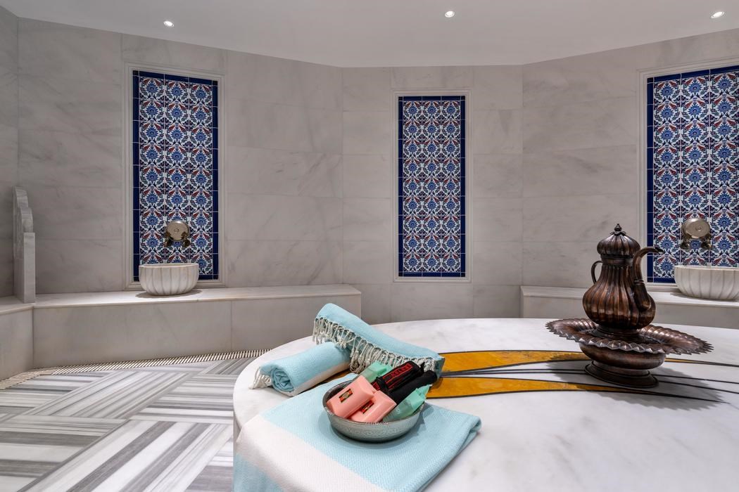 Les Ambassadeurs Hotel