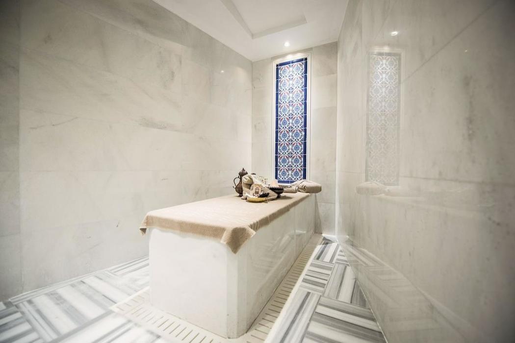 Les Ambassadeurs Hotel