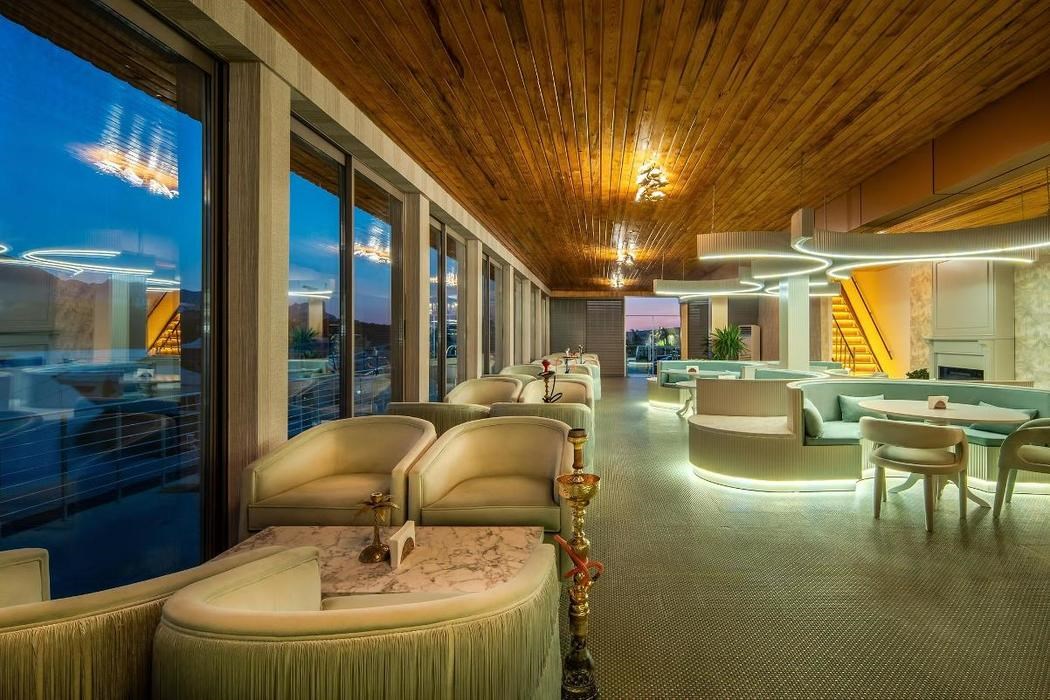 Les Ambassadeurs Hotel