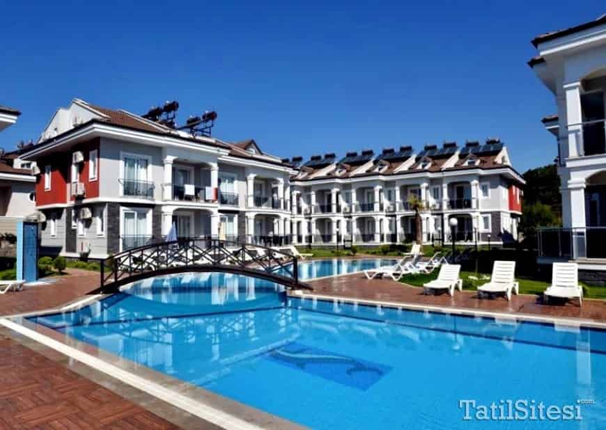 Lighthouse Legend Aparts