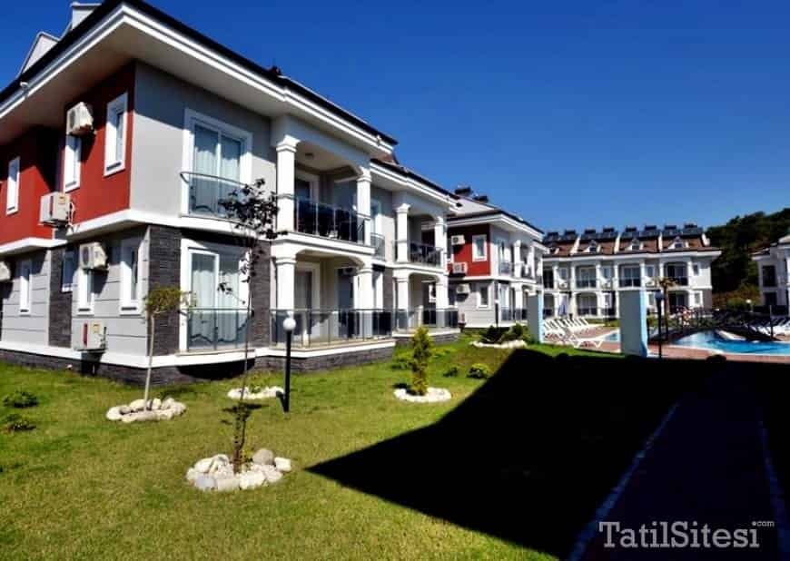 Lighthouse Legend Aparts