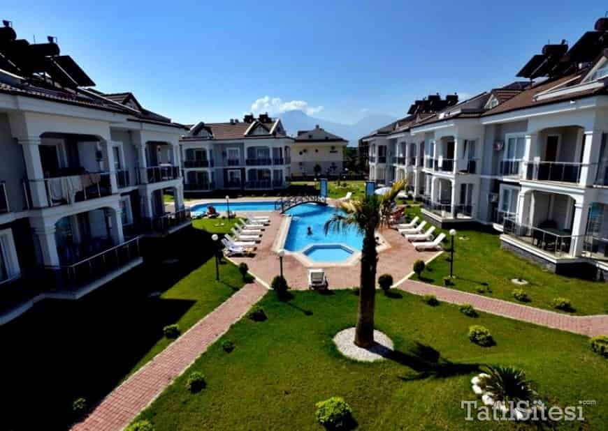 Lighthouse Legend Aparts