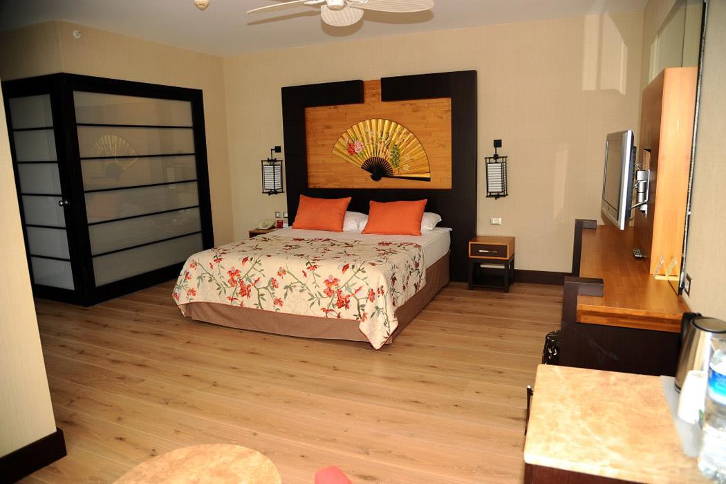 Limak Lara De Luxe Hotel & Resort