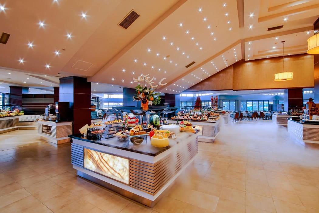 Limak Lara De Luxe Hotel & Resort