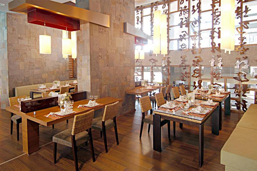 Limak Lara De Luxe Hotel & Resort