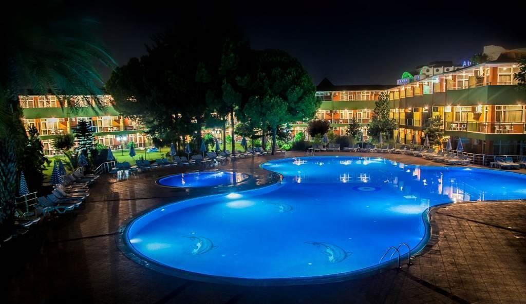 Lonicera World Hotel