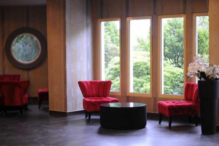 Luna Beach Deluxe Hotel