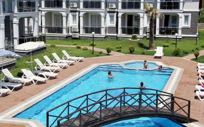 Lighthouse Legend Aparts