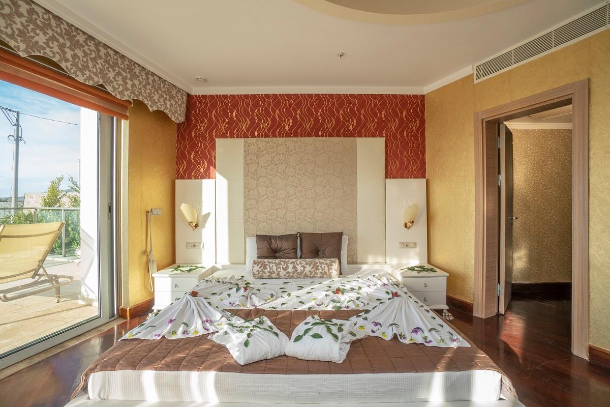 Maira Deluxe Resort Hotel