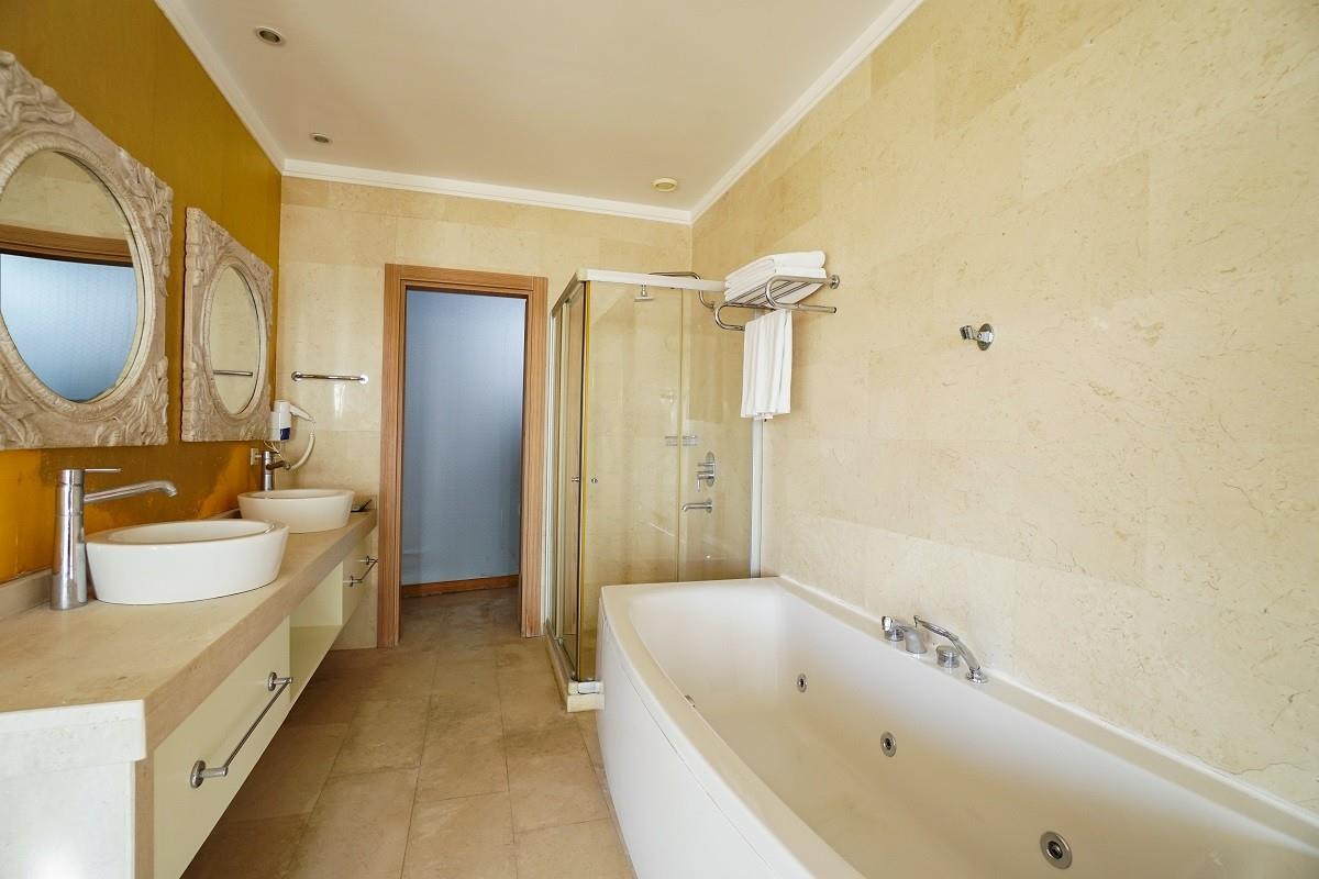 Maira Deluxe Resort Hotel