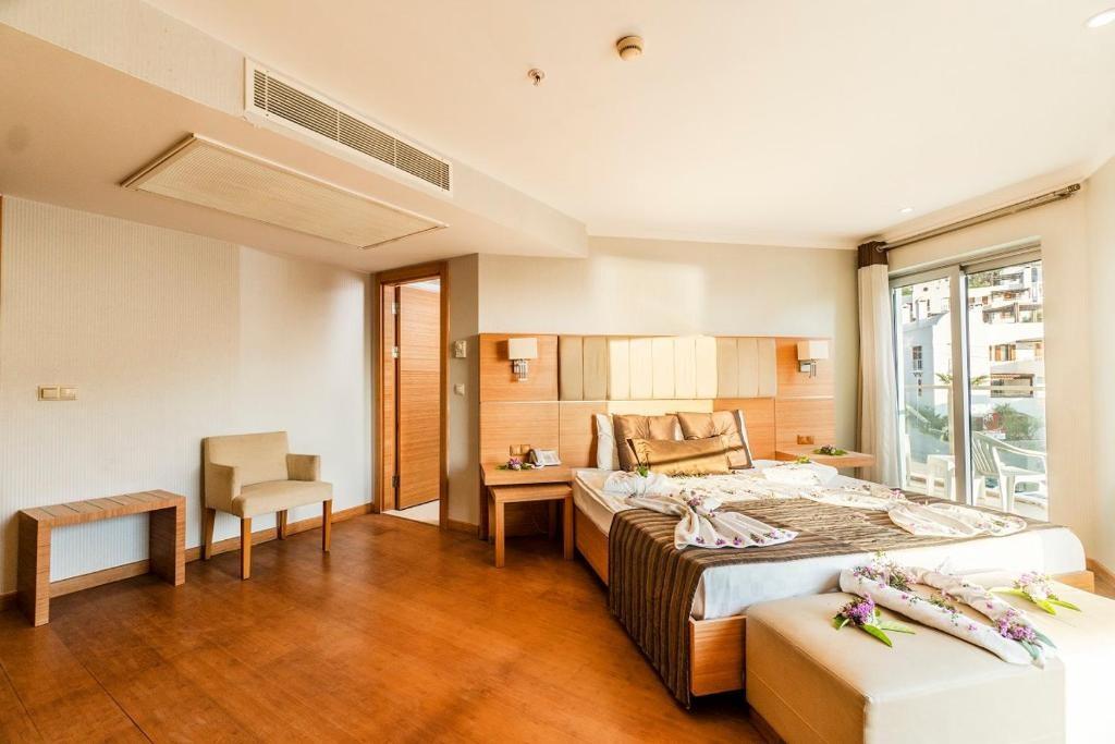 Maira Deluxe Resort Hotel