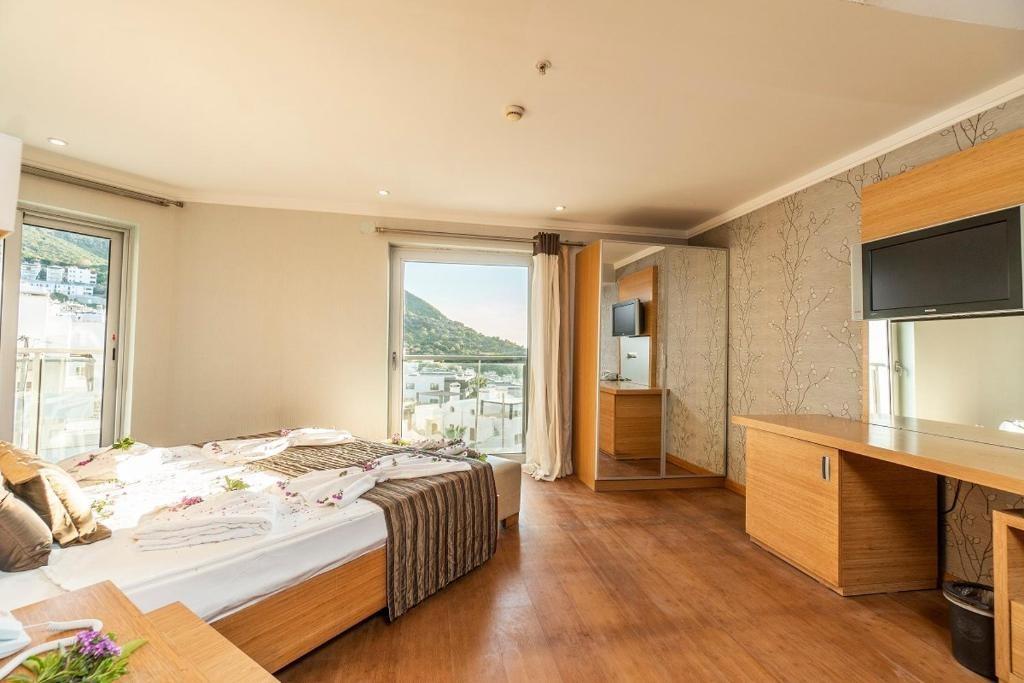 Maira Deluxe Resort Hotel