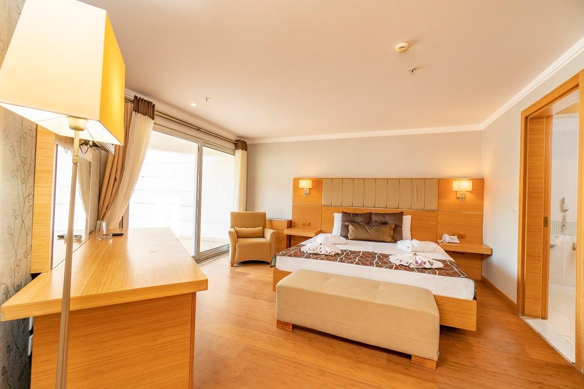 Maira Deluxe Resort Hotel