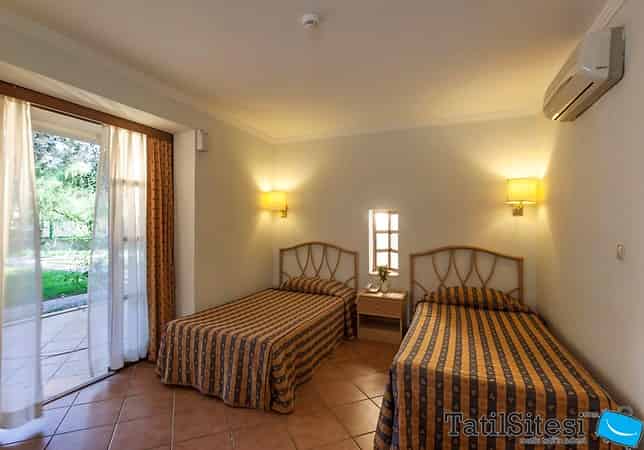 Majesty Club La Mer Art 